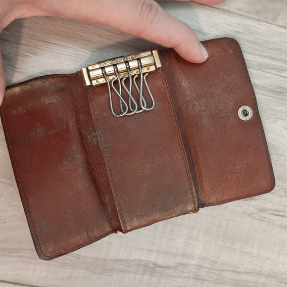 Louis Vuitton Key Case Monogram Beige Monogram Canvas - Picture 5 of 8